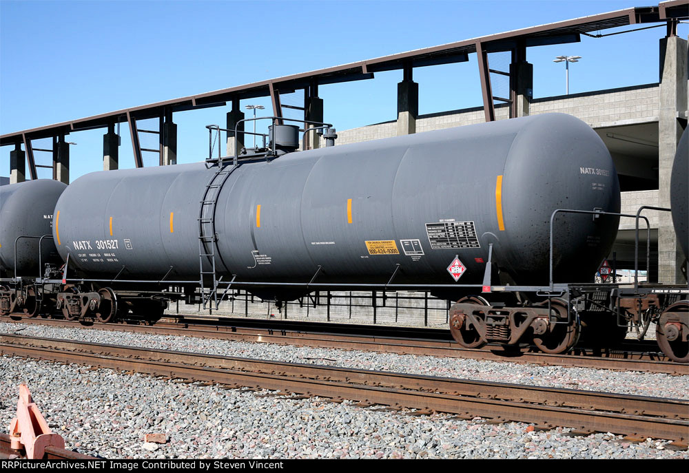 Ethanol tank NATX #301527 om eastbound unit train.